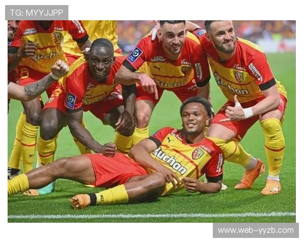 朗斯客场挑战里昂,历史交锋攻防数据对比