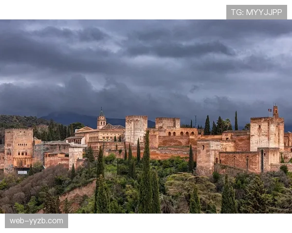 格拉纳达2-2莱万特，升班马内战以一场对攻平局收场